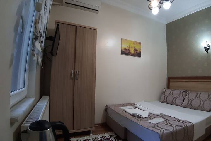Room 10 of 123