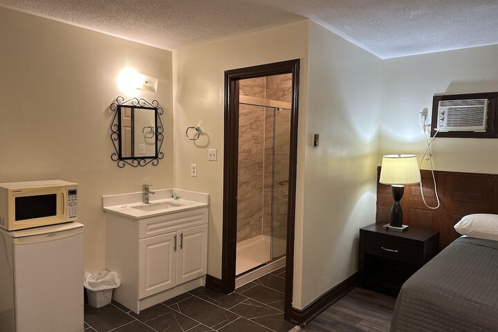 Room 12 of 29