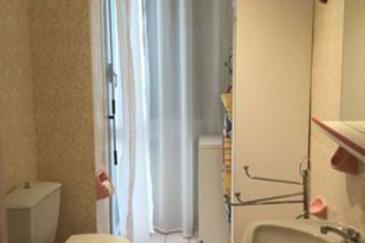 Room 6 of 24