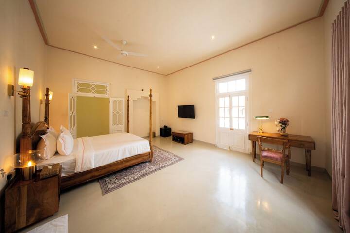 Room 7 of 37