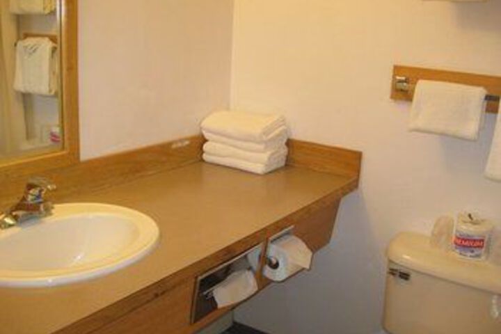 Room 4 of 42
