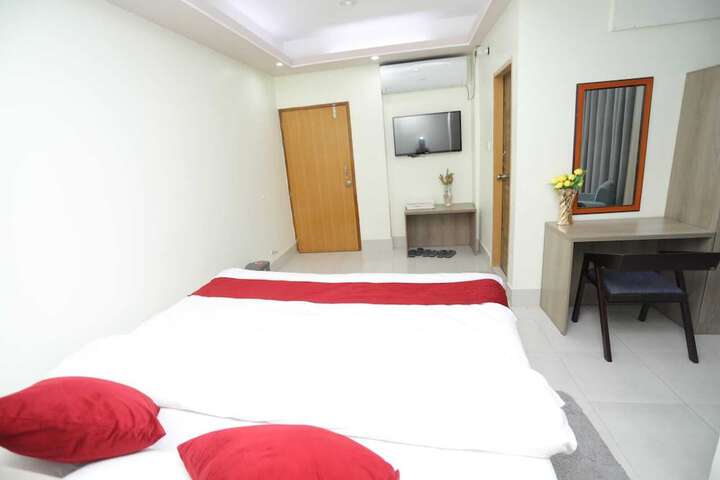 Room 3 of 12