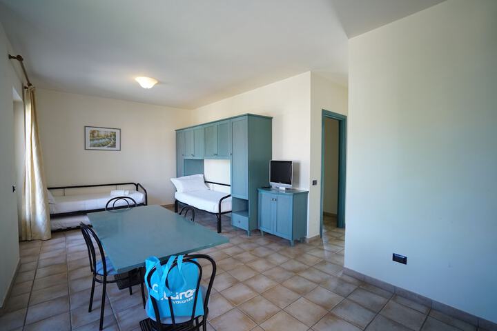 Room 10 of 37