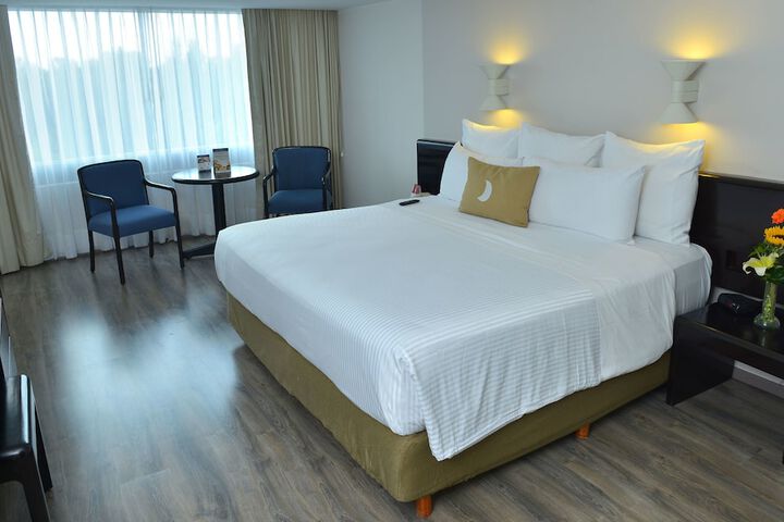 Room 30 of 221