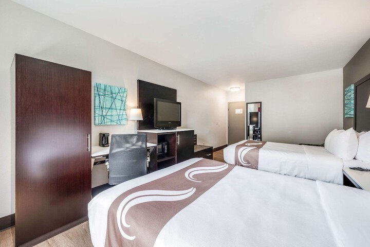 2 Double Beds (9 of 9)
