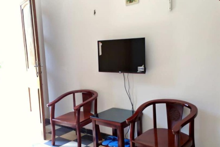 Room 5 of 40