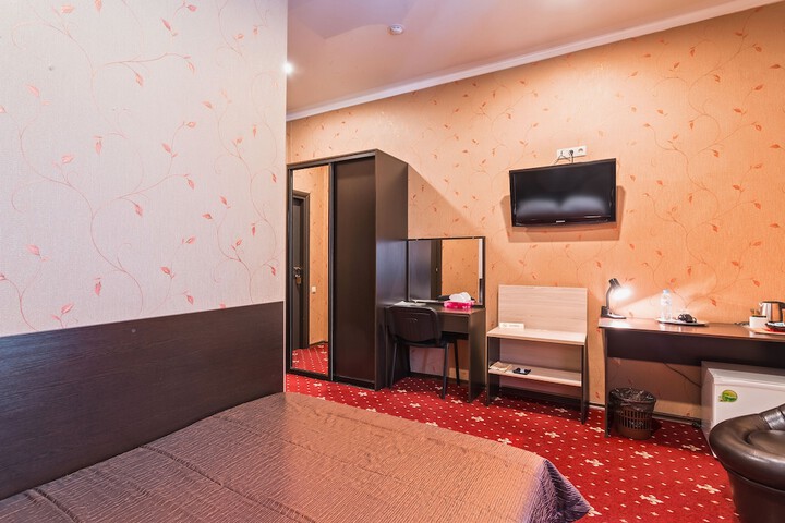 Room 11 of 82