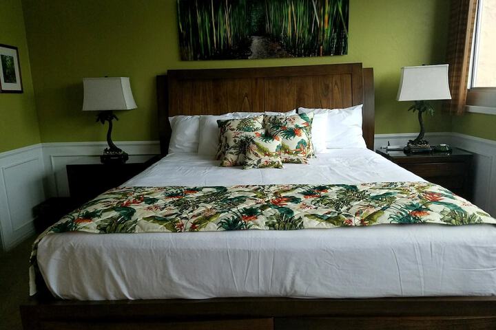 Room 25 of 484