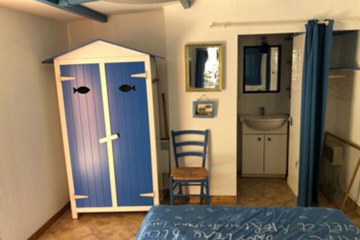 Room 13 of 29