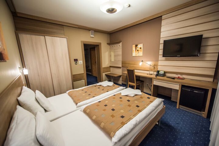 Room 4 of 39
