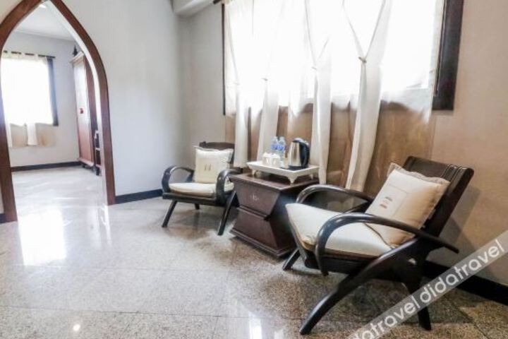 Hotel Interior 6 of 33