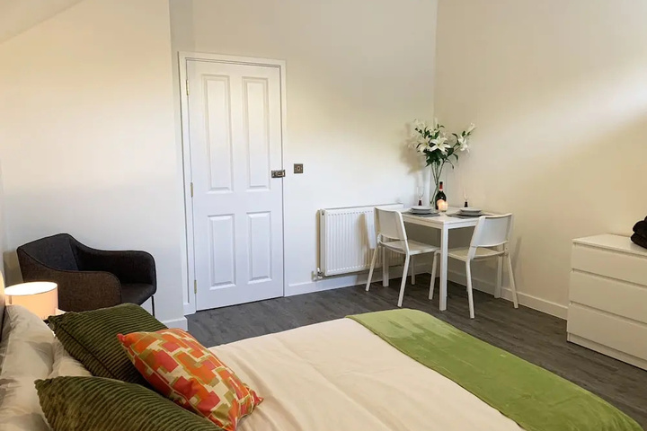 Room 2 of 17