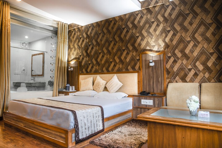 Room 12 of 31