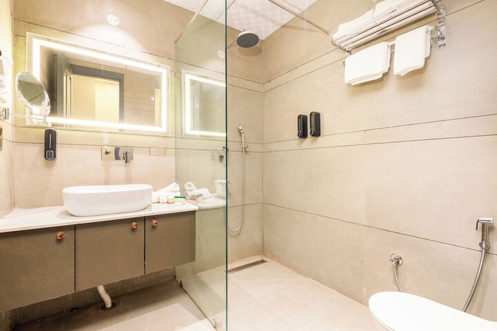 Room 63 of 161