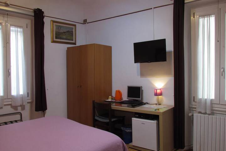 Room 8 of 61