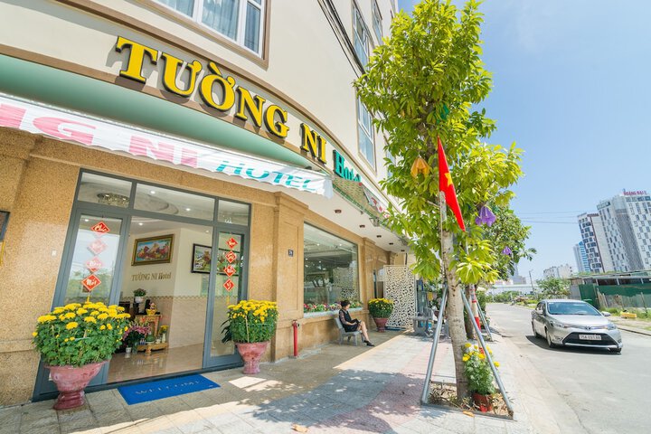 TUONG NI HOTEL