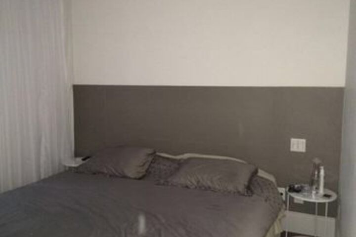 Room 6 of 15
