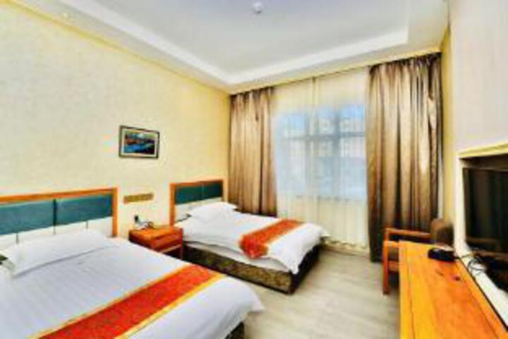 Room 8 of 8