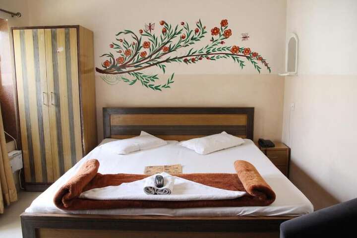 Room 8 of 38