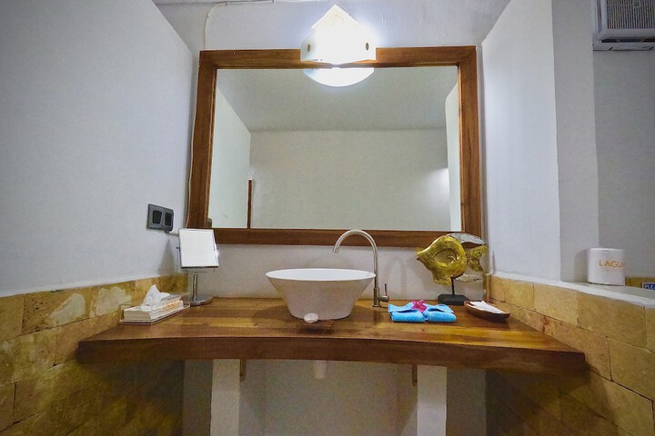 Room 22 of 47
