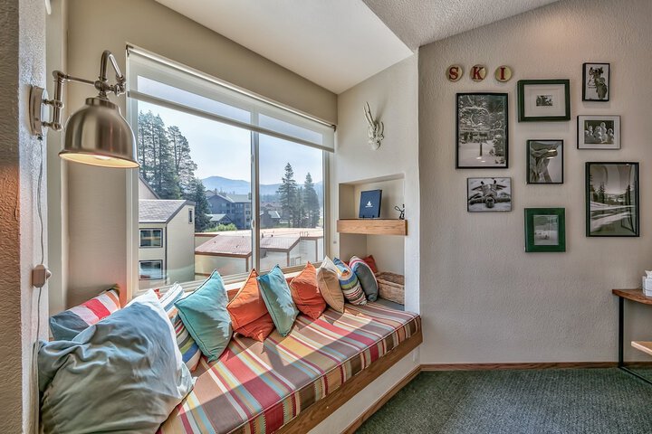 Room 110 of 190