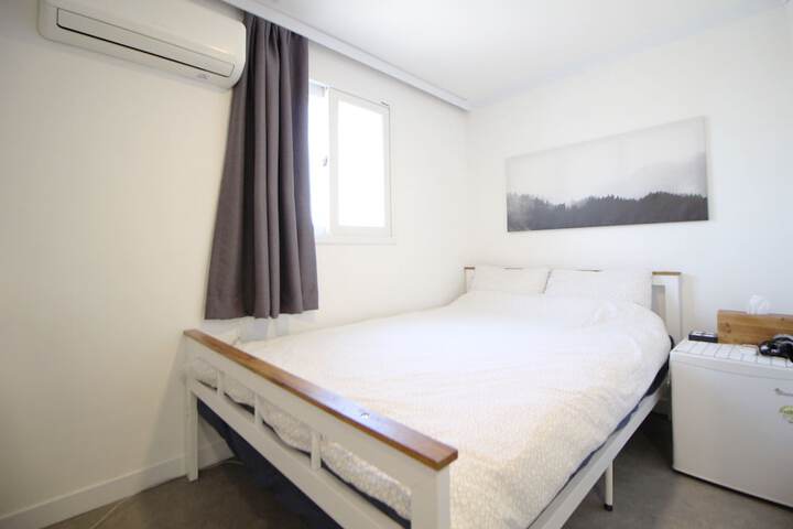 Room 17 of 178