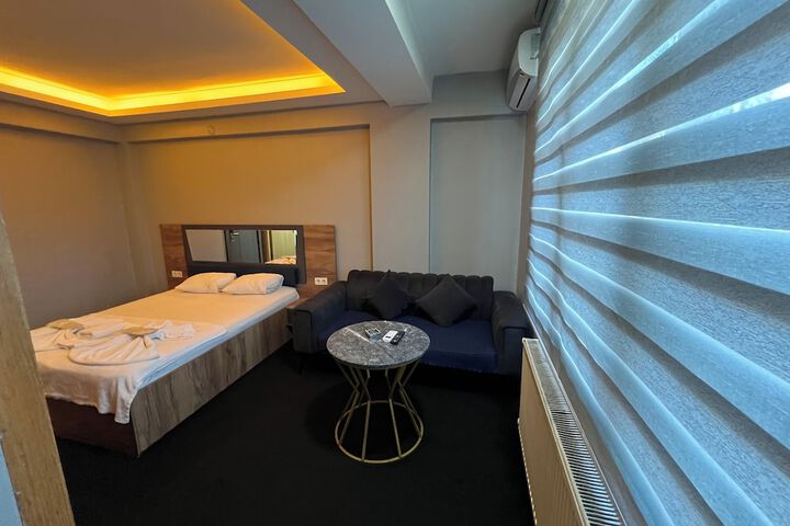 Room 4 of 11