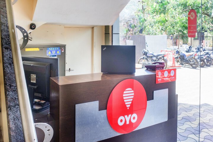 OYO 13931 HOTEL NEETAS INN