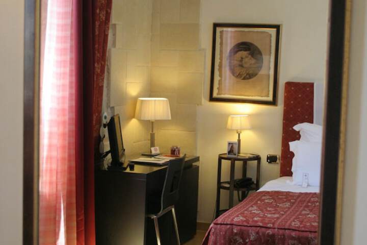 Room 46 of 94