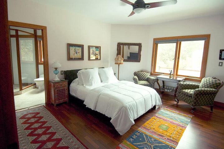 Room 6 of 40