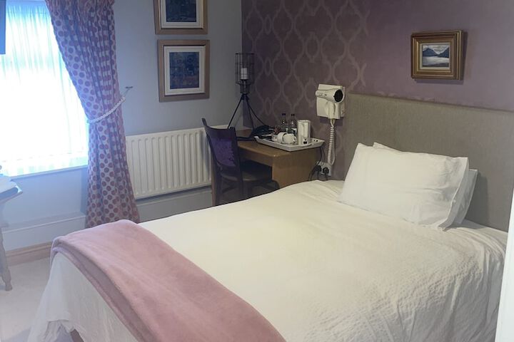 Room 13 of 28