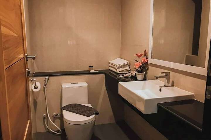 Room 15 of 32
