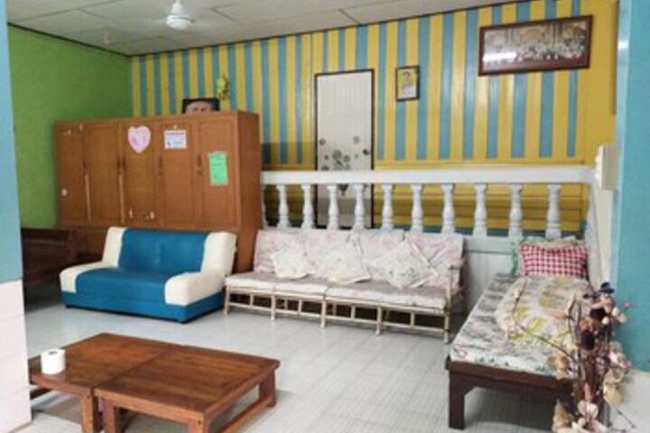 Room 11 of 50