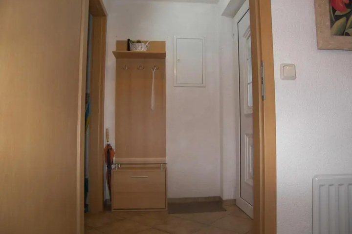 Room 2 of 3