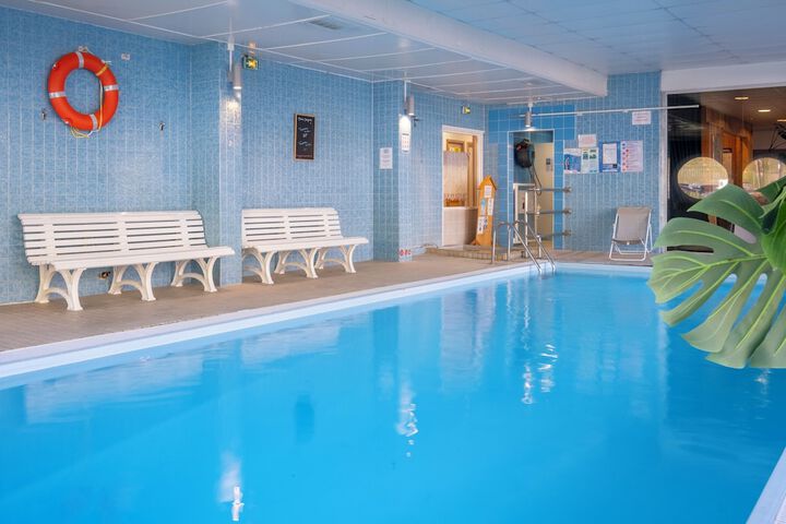 Hotel with Pool