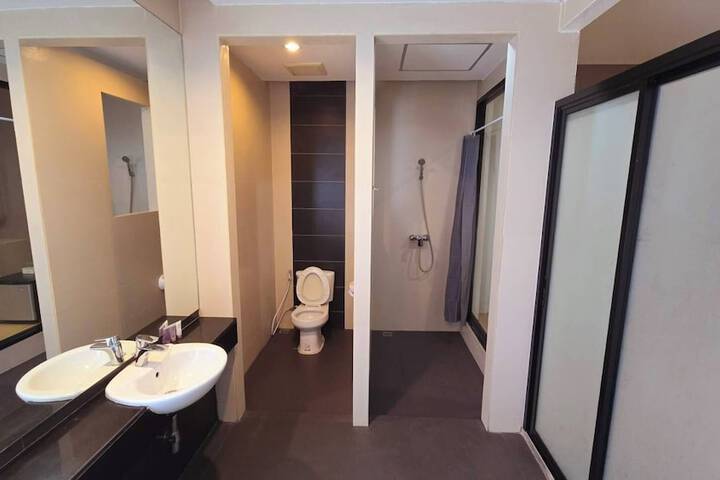 Room 21 of 41