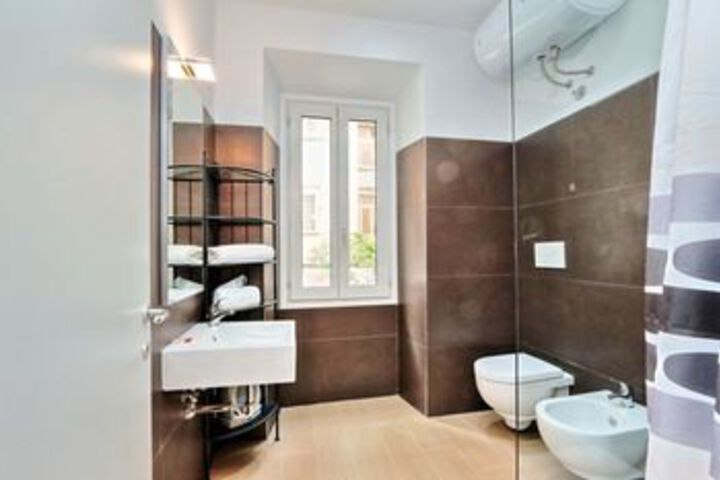 Room 3 of 20