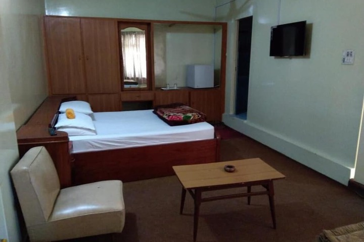 Room 6 of 23