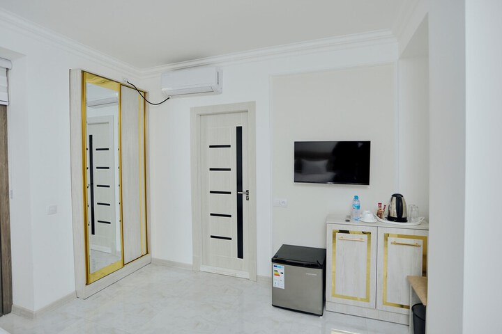 Room 17 of 29