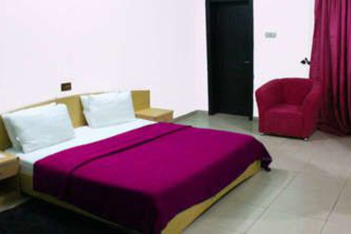 Room 9 of 22