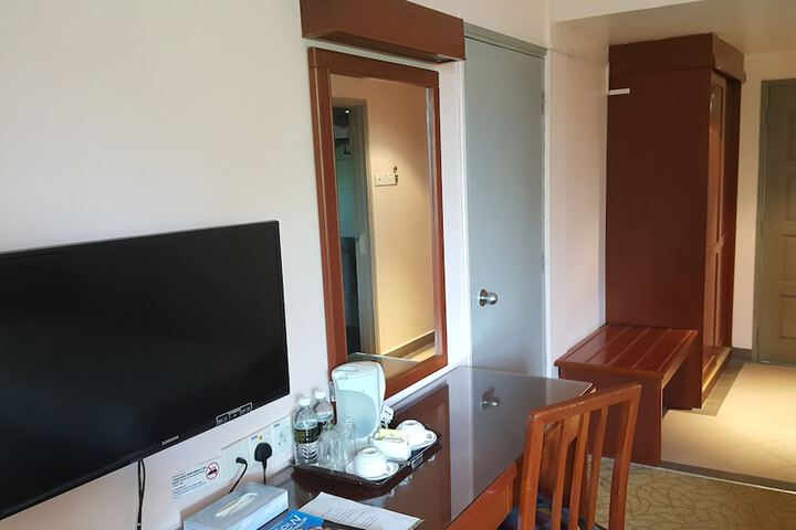 Room 6 of 22