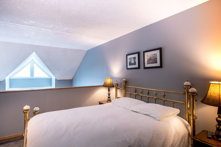 Room 160 of 402