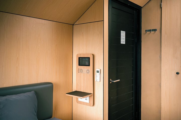 Room 7 of 42
