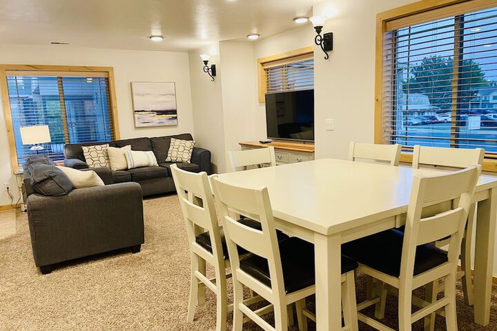 Dining 192 of 426