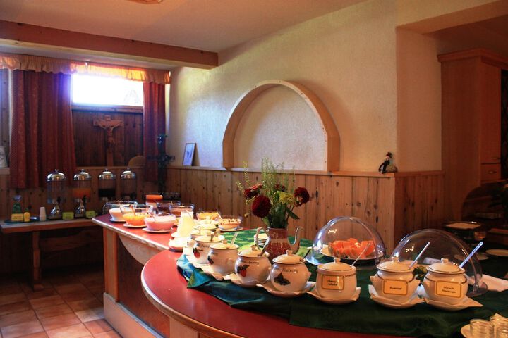 Dining 47 of 73