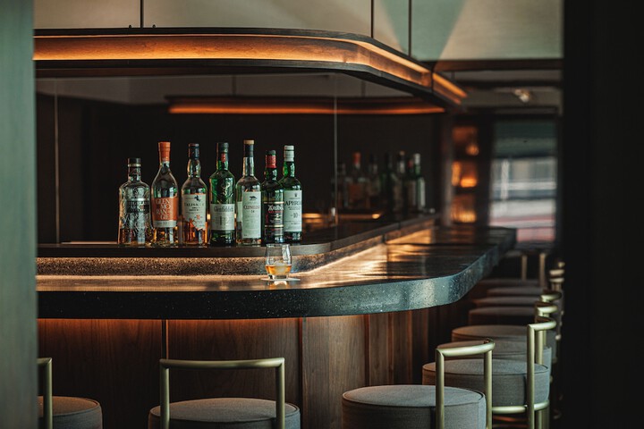 Lounge 97 of 106
