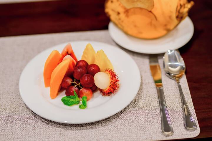 Breakfast/Coffee Service 104 of 131