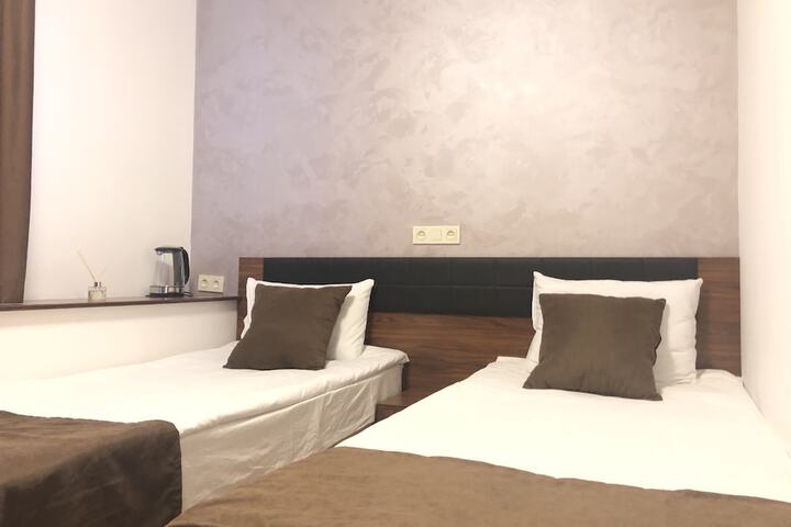 Room 4 of 23
