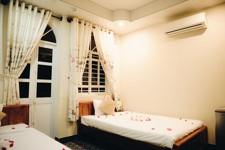 Room 16 of 62