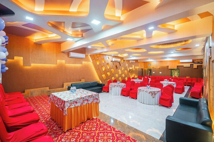 Ballroom/Hall 46 of 53